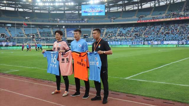 为中国足球喝彩,为草根足球加油