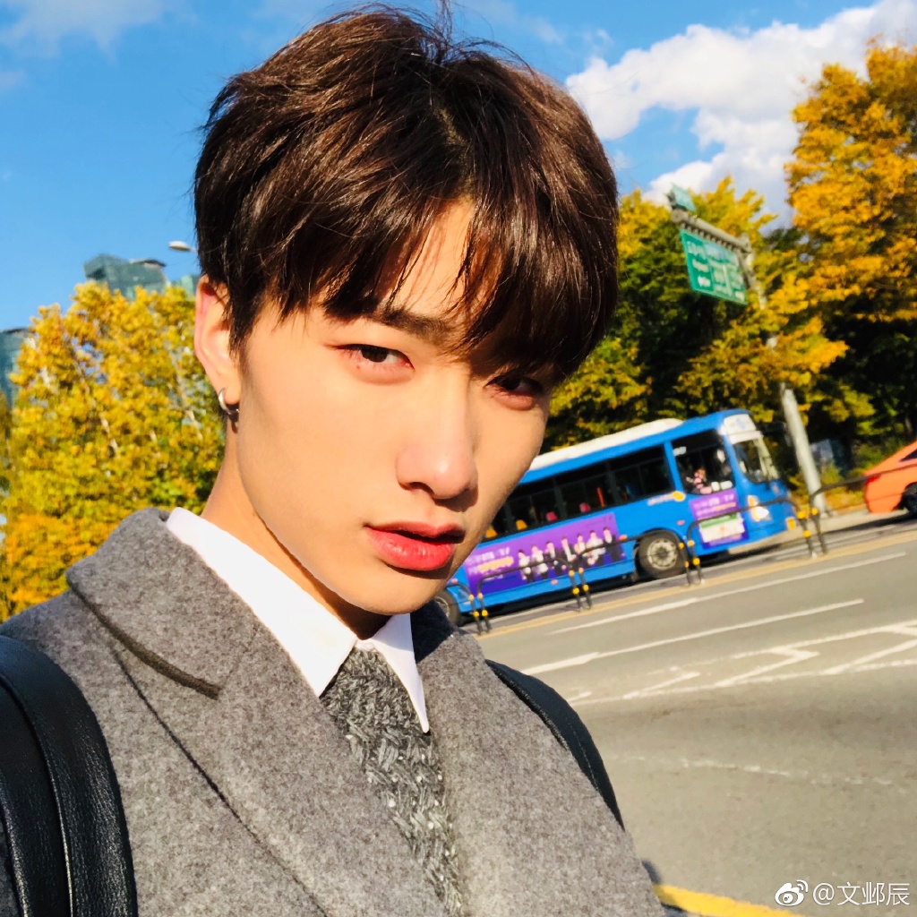 鏄撶儕鍗冪幒鐜嬭仾,鏄撶儕鍗冪幒鍜岀帇鎬濊仾鍚堢収