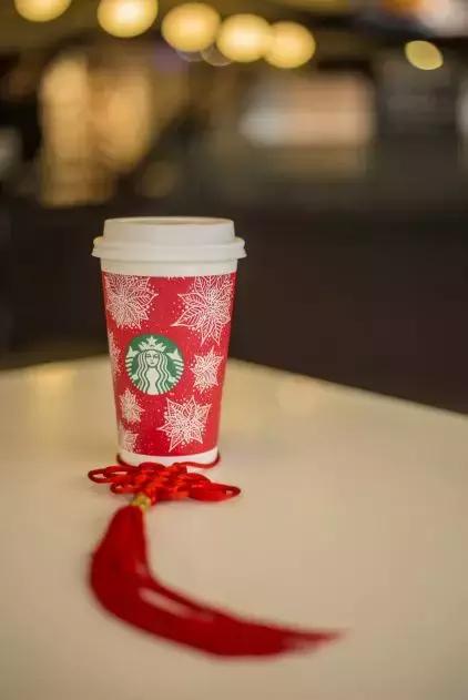 星巴克水和咖啡营销策略,星巴克杯子营销案例