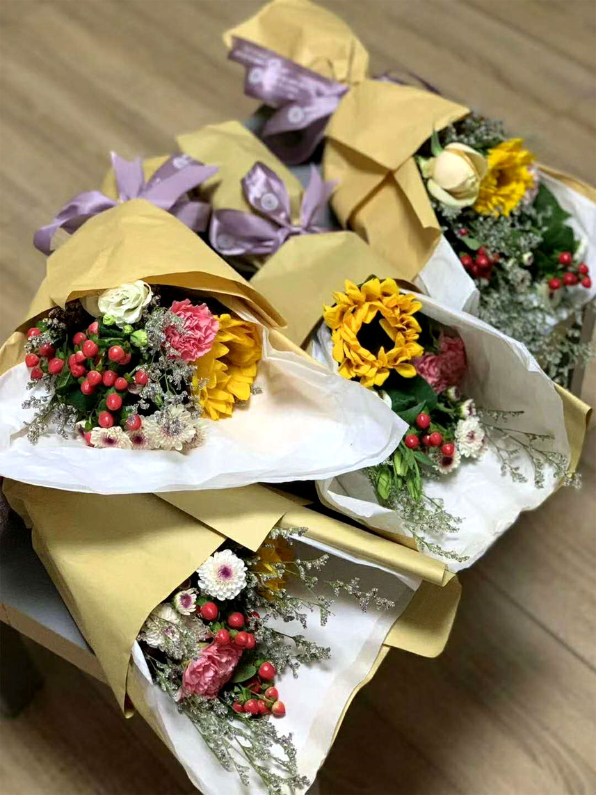 幼儿园老师不收礼？可能是“送礼的方式”不对，你给老师送过啥？