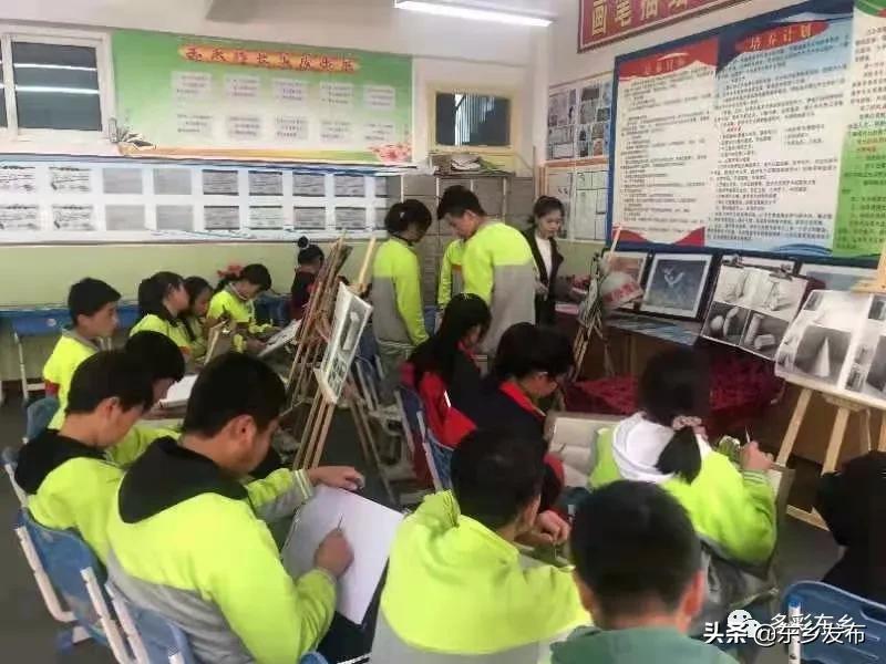 【*党**史学习教育】精彩画出100年||锁南中学开展庆祝建*党**100周年学生手抄报征集活动