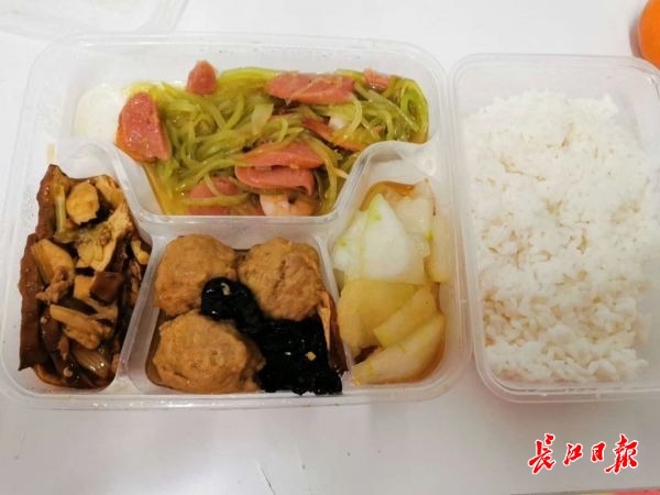 这一次，我放下笔，去雷神山做保洁员