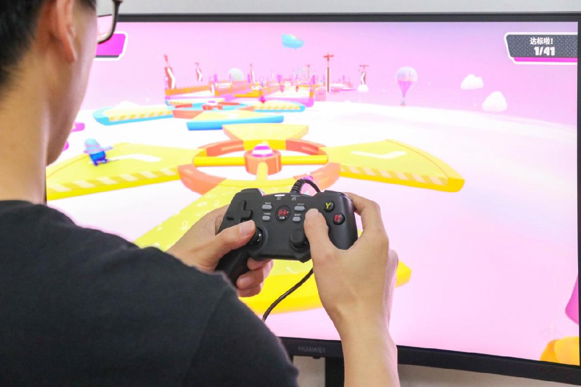 100元游戏手柄带体感,99元吃鸡游戏手柄