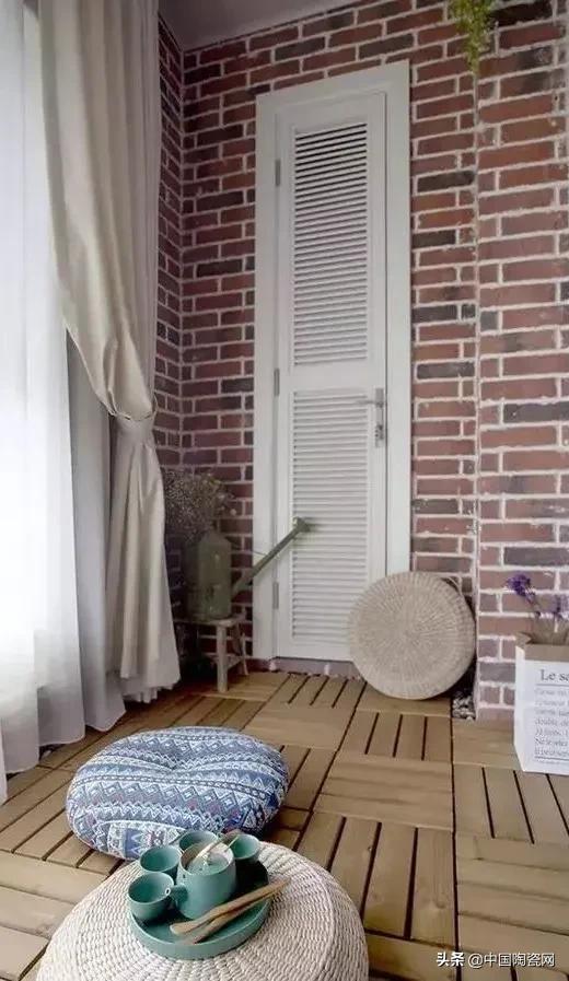 外阳台砖怎么贴最好看,阳台贴白色砖好看还是灰色的好看