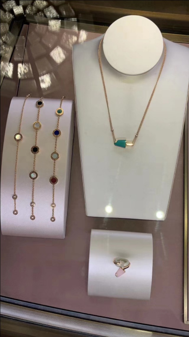 香港宝格丽扇子项链3599港币 (香港买宝格丽小裙子项链便宜多少)