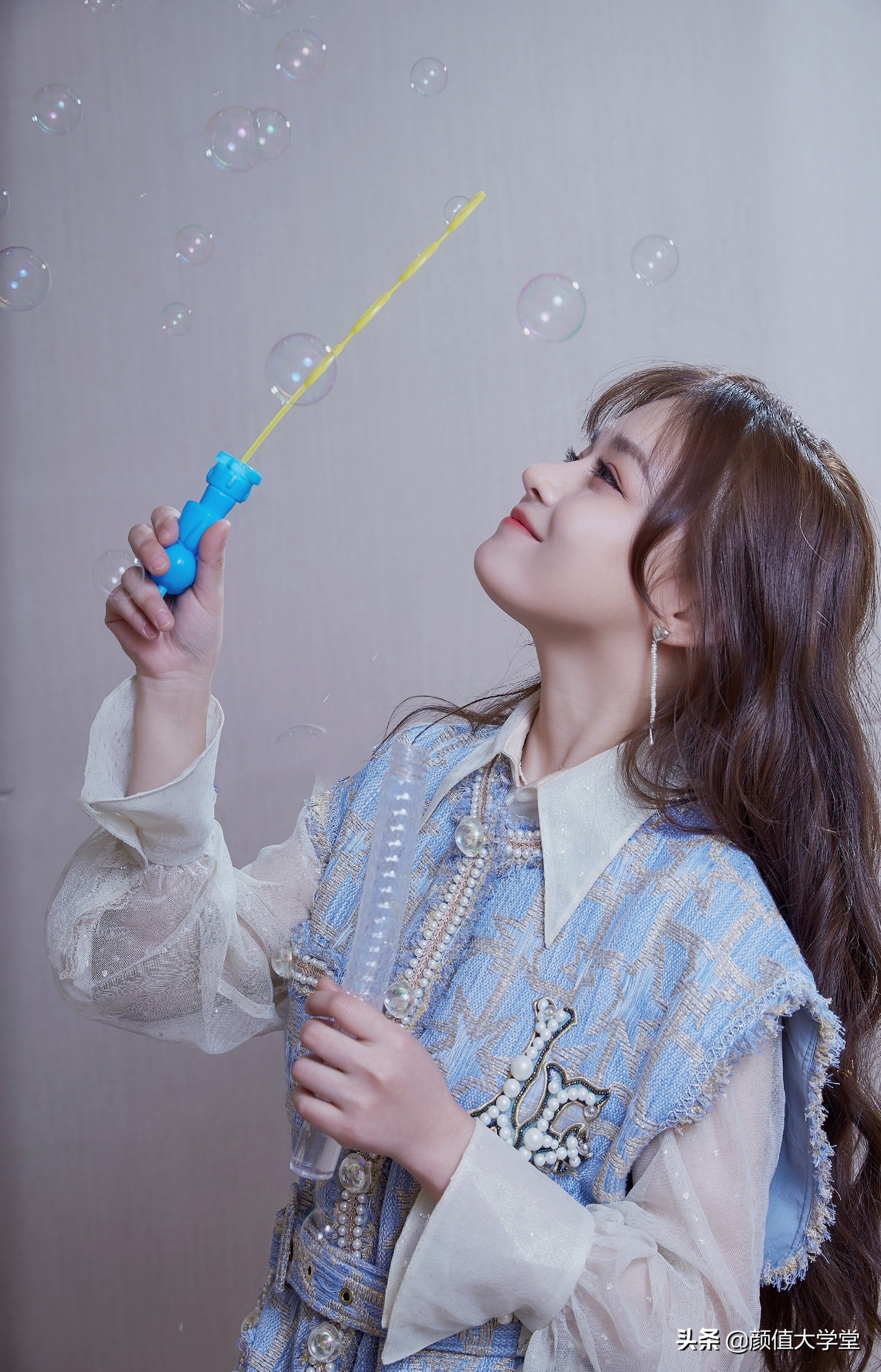 歌手黄霄云整容过吗,黄霄云参加歌手淘汰了谁