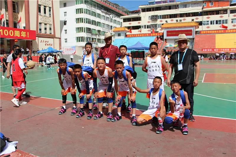 阿坝州小学生篮球比赛,松潘中学篮球比赛