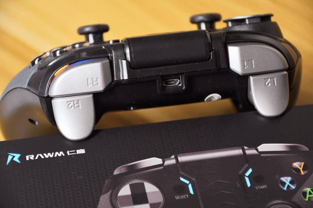 微软和索尼的游戏手柄哪个好用,目前最值得入手的游戏手柄