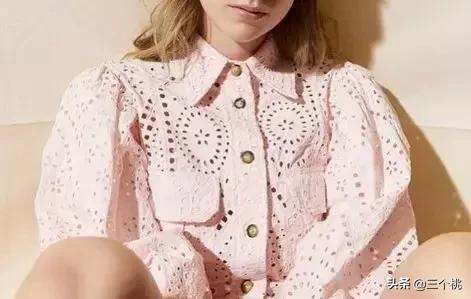 今年流行的裙子不穿高跟鞋,穿今年最流行的裙子