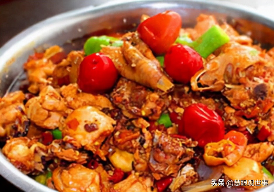 《侯卫东*场官**笔记》和《侯海洋基层风云》中的烧鸡公