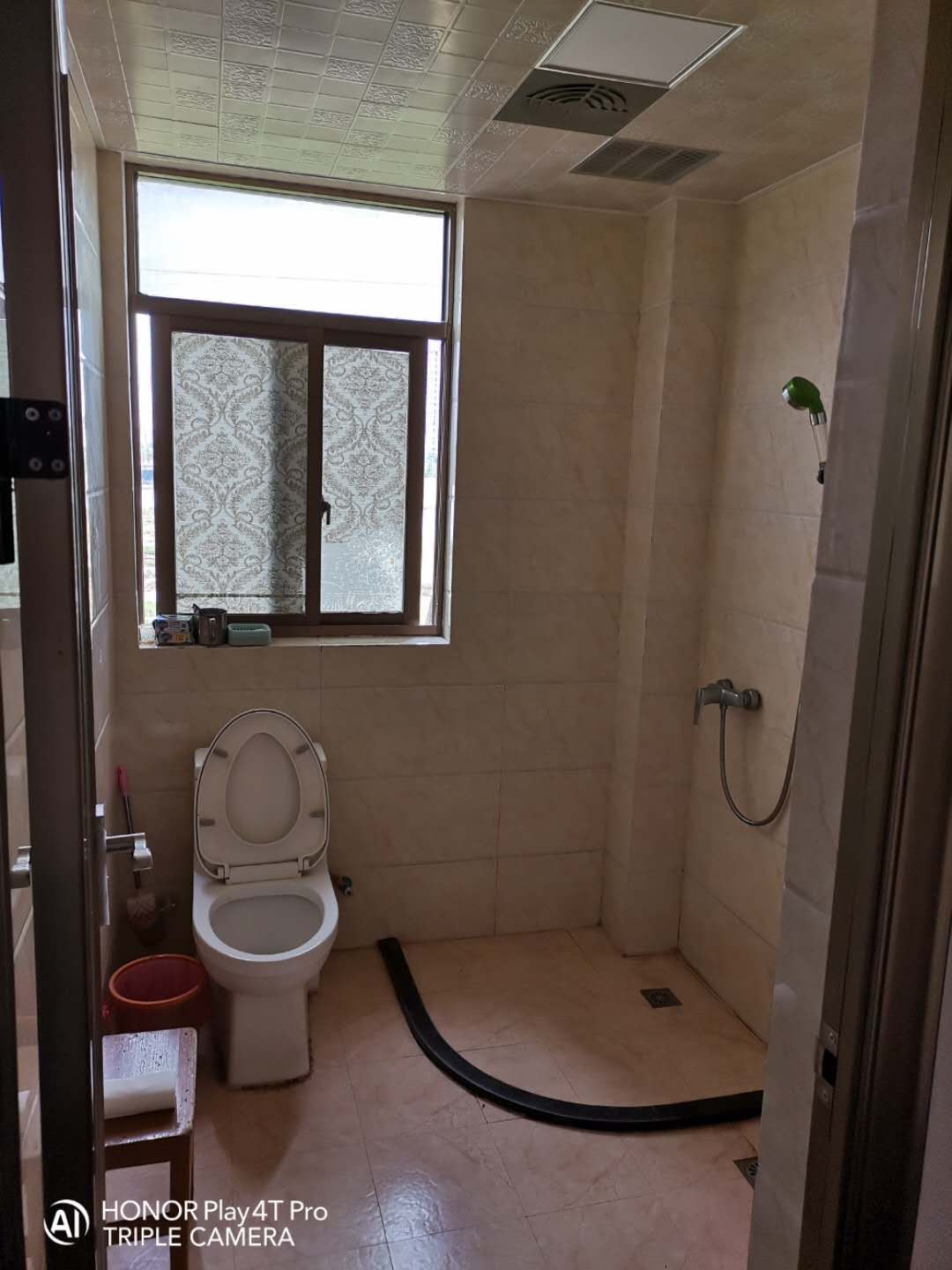 农村自建3000万豪华别墅,农村堂兄弟别墅