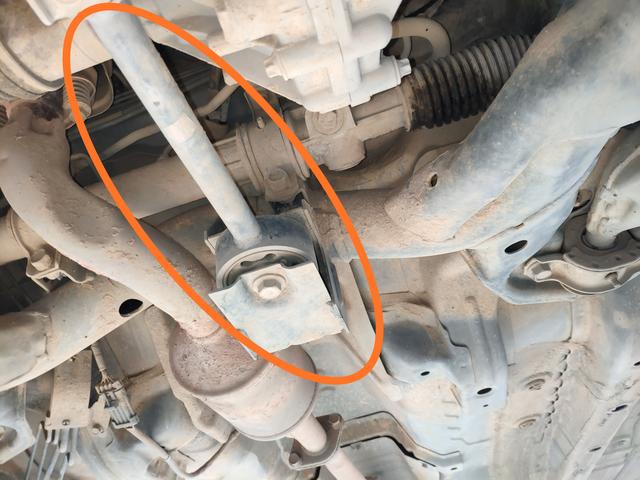 东南v5方向机漏油,东南v5发动机渗油