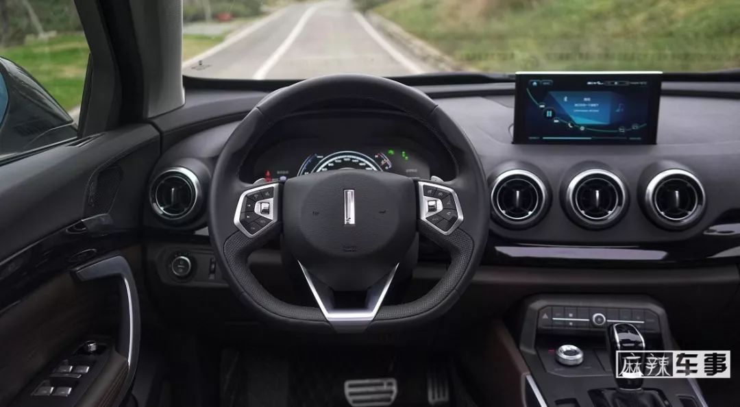 weyp8如何快速充电,一周仅冲一次电