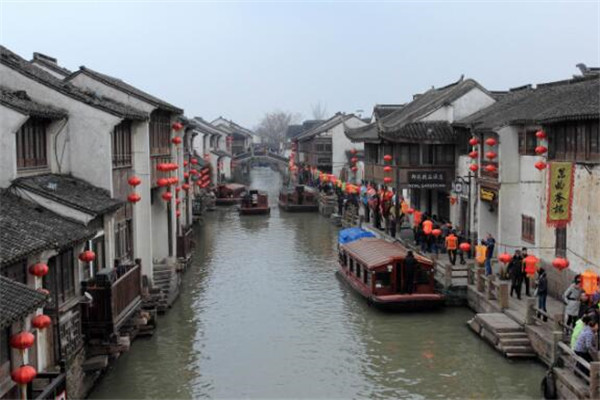 苏州的景点灵岩山开放了吗,苏州2022年灵岩山春节开放时间