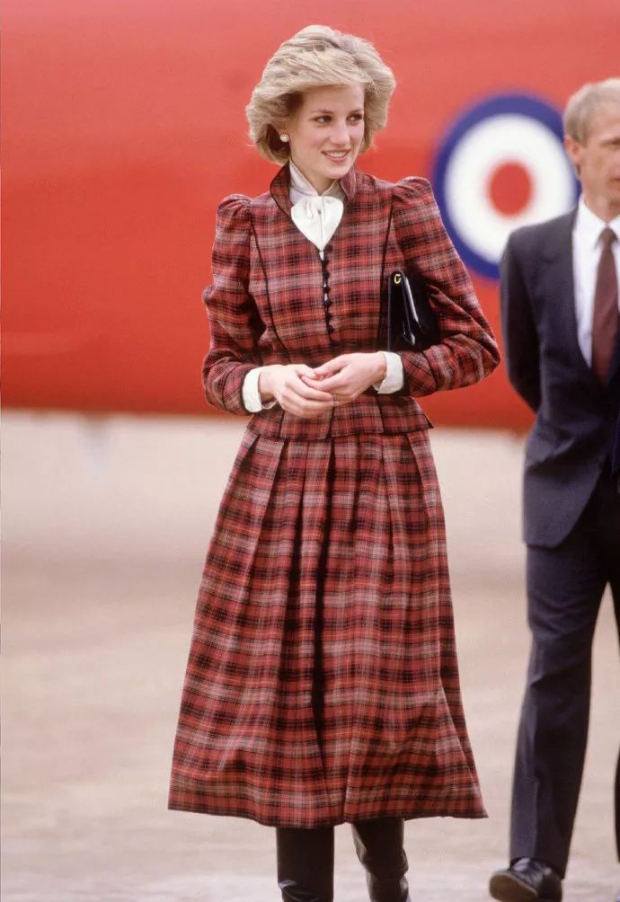 永不淘汰的格纹元素,格纹重塑经典复古摩登风强烈来袭