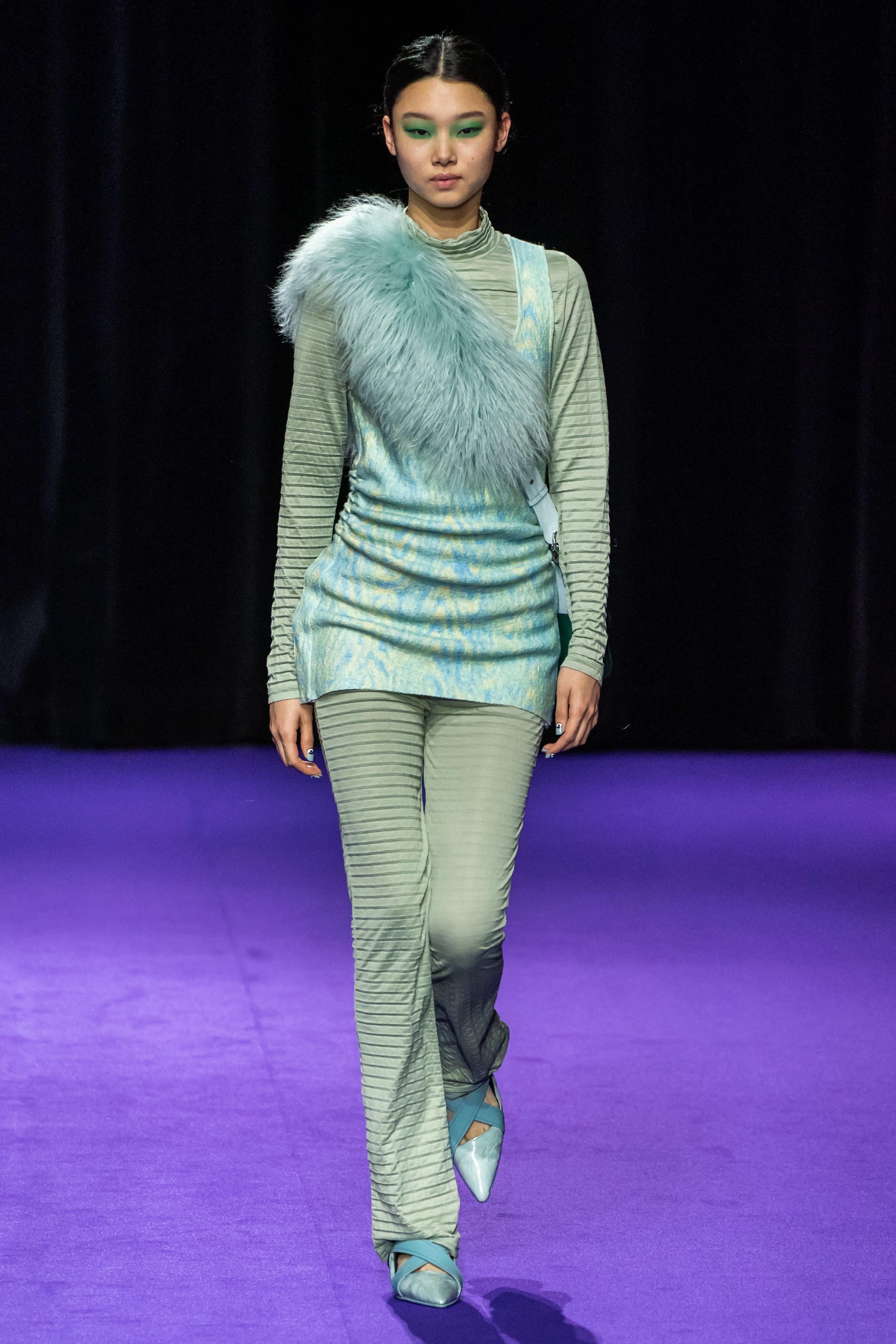 巴黎时装周kenzo,kenzo穿出时尚感