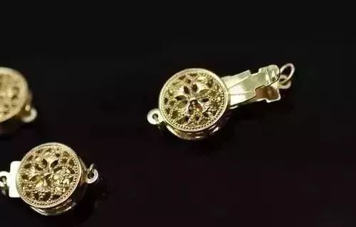 黄金项链和手链的扣,项链的扣子是916整条链子都是吗