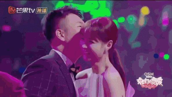 结婚当天新娘两套礼服怎么穿,参加婚礼怎么穿比新娘好看