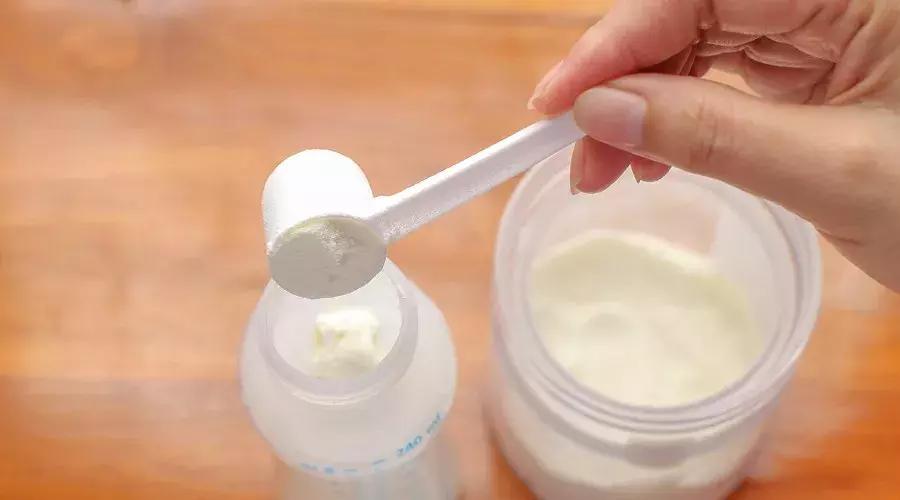 婴儿奶粉怎样按月龄分段,婴儿奶粉分段是什么意思