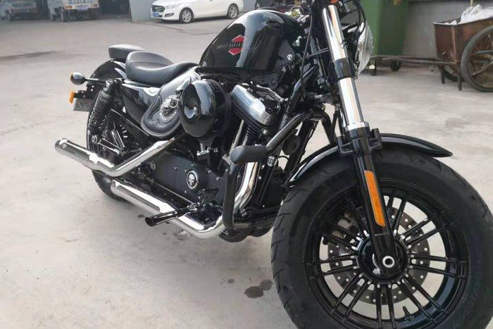 哈雷硬汉x48,哈雷x48油箱12升和14升