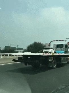 开心一刻gif下雨天,搞笑gif笑到肚子疼意外瞬间特辑