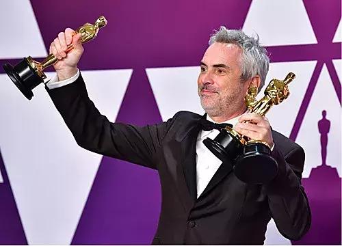 ladygaga奥斯卡佩戴大黄钻石,ladygaga黄宝石