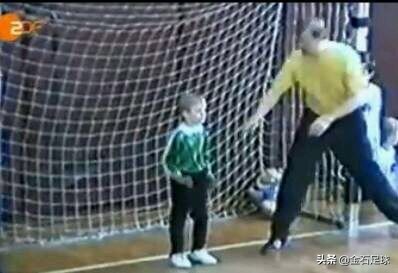 诺伊尔欧洲杯超级发挥,日耳曼战车队长诺伊尔