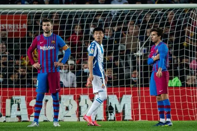 武磊三十而立纪录片,武磊复刻足球小将