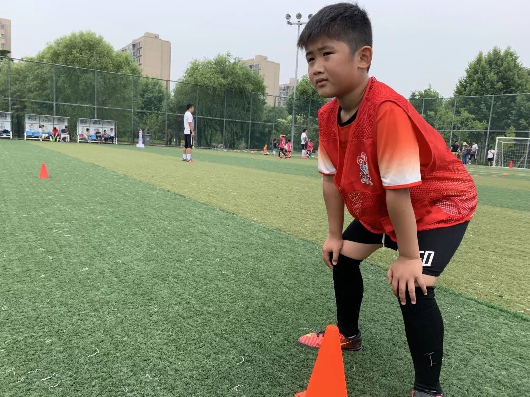 体汇+小小运动员风云榜｜双胞胎姐妹花的足球之旅