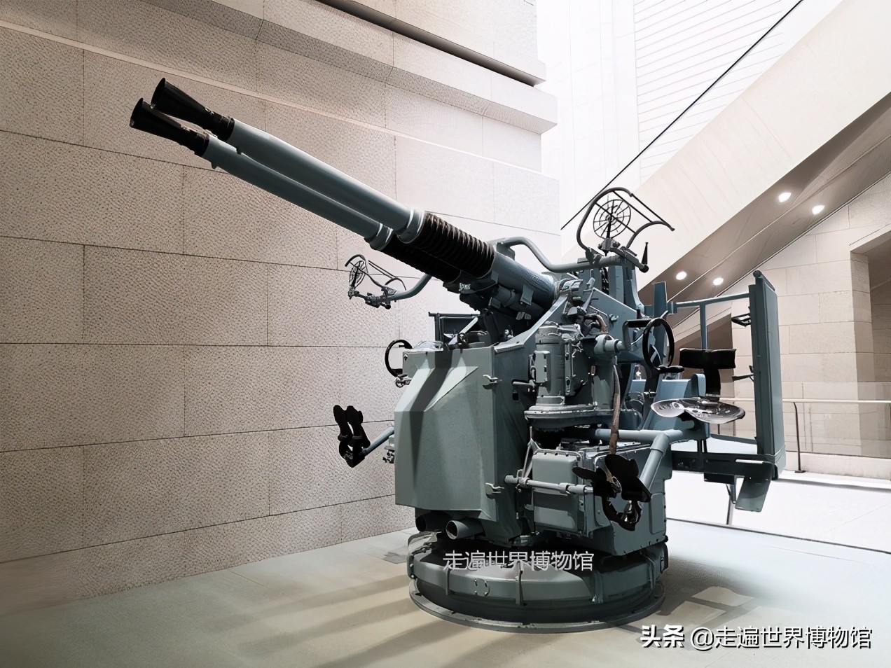 现代军舰装备舰炮,军事博物馆导弹展览品