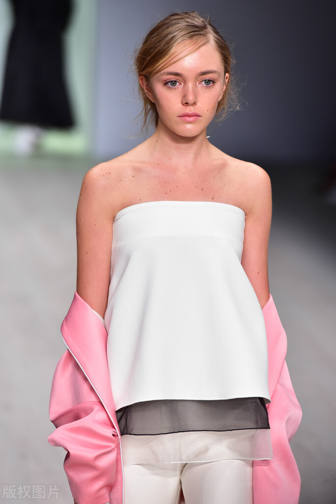 情人节是送大牌礼物还是实用礼物,女孩子情人节送什么礼物比较合适