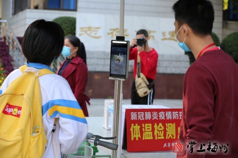 久违的“开学大片”奉上！春风十里，不如校园有你！