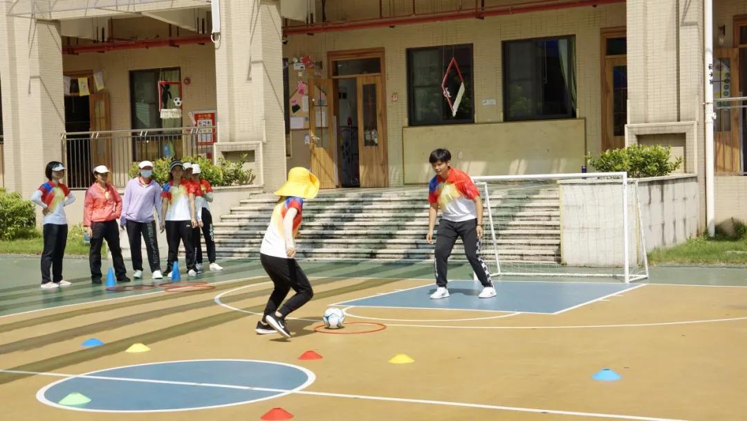 广州雏鹰宝贝：短短3天，如何让幼儿园女老师学会上足球课？