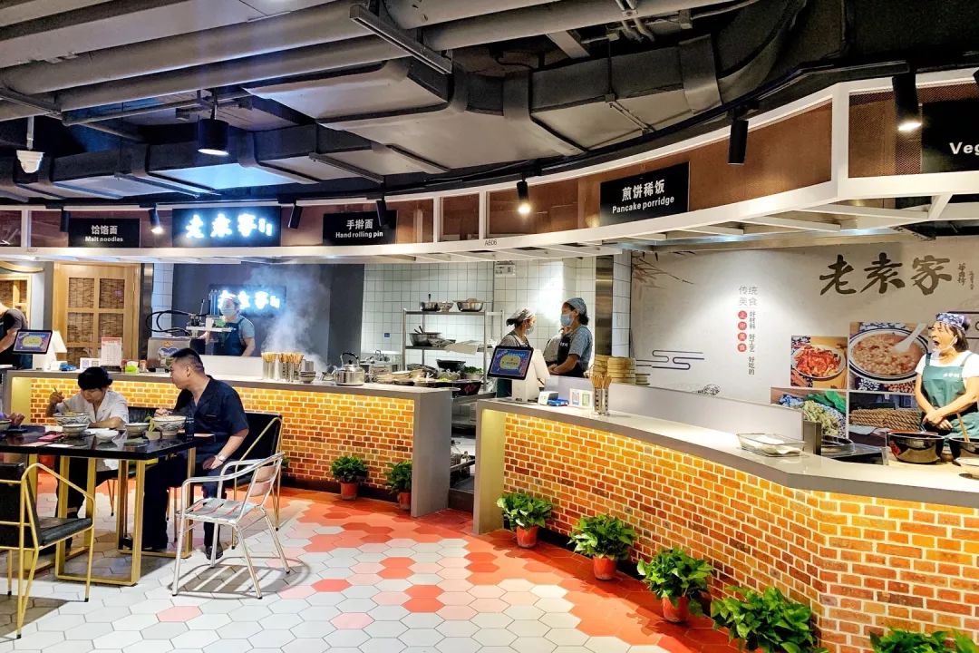 西安赛格品牌大升级！瑞幸和COACH做邻居，西安商业8月迷幻现实