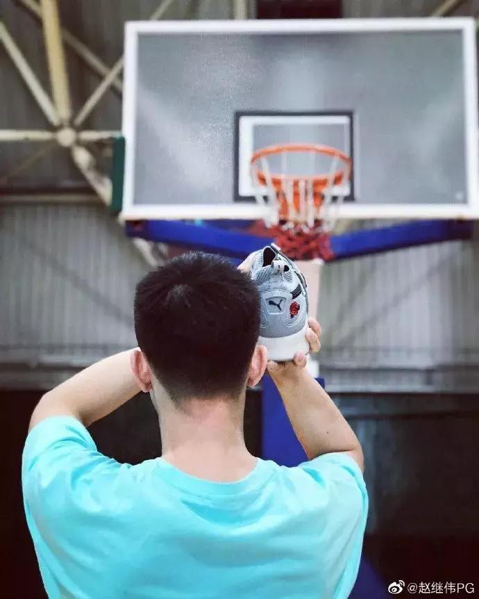 鞋王塔克上脚nba,nba球员上脚aj34配色