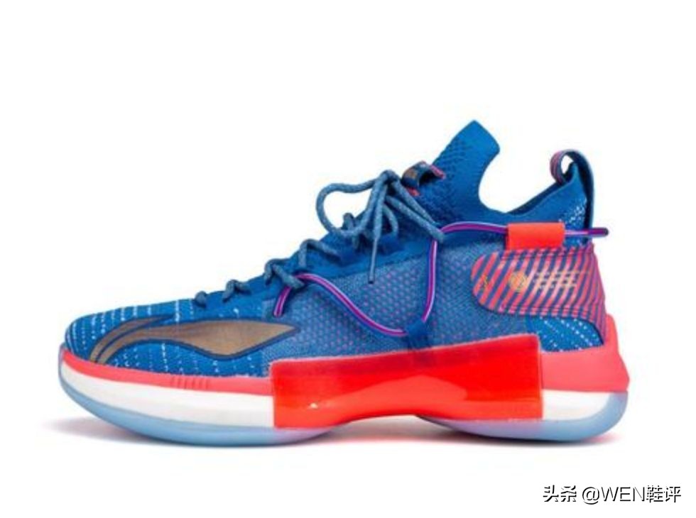 UA签约库里真用心，极为豪华的中底科技，致敬球迷的第七代战靴