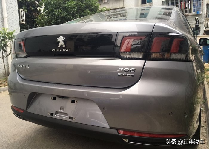 没要大众朗逸，看上了这辆“小辛巴”，优缺点都很明显