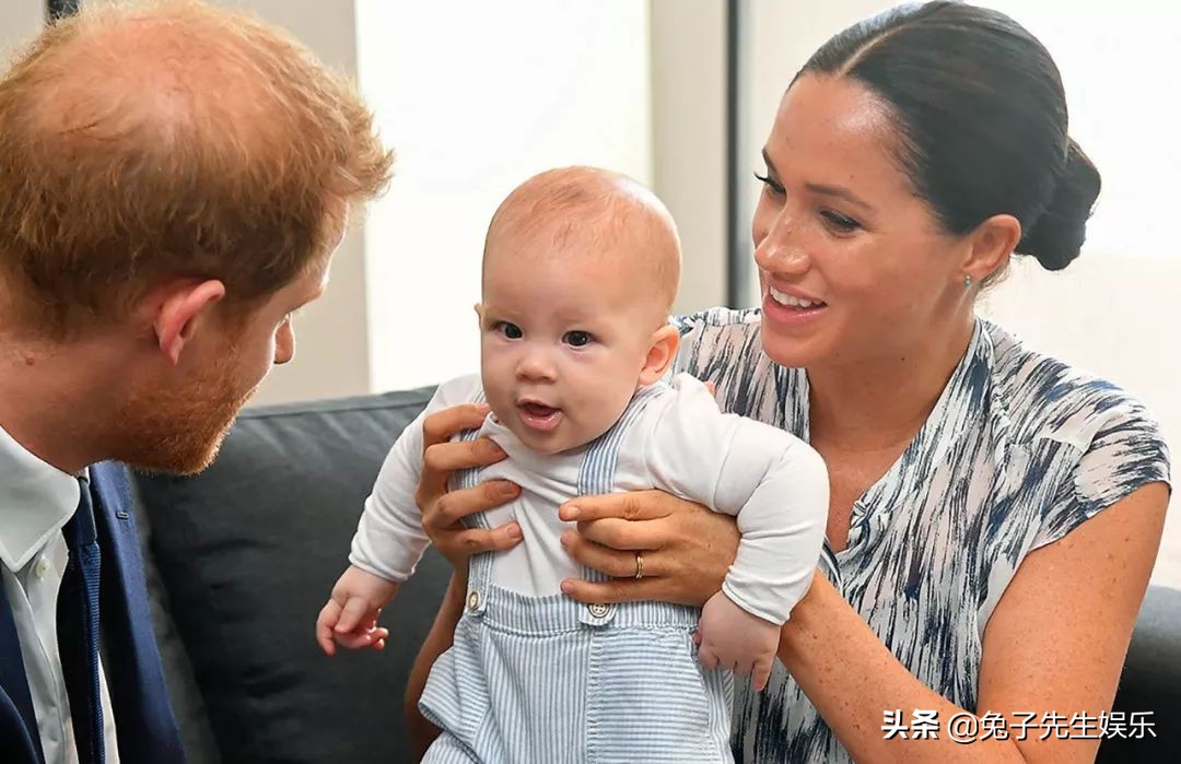 小阿奇梅根视频,阿奇1岁照片大全