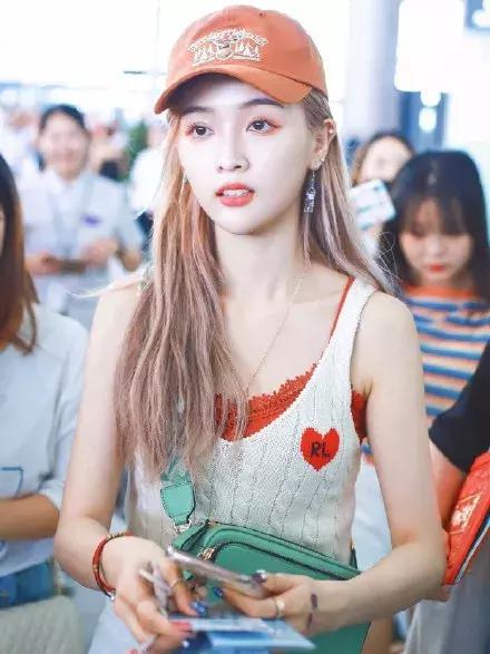 宋茜杨超越同框,宋茜杨超越