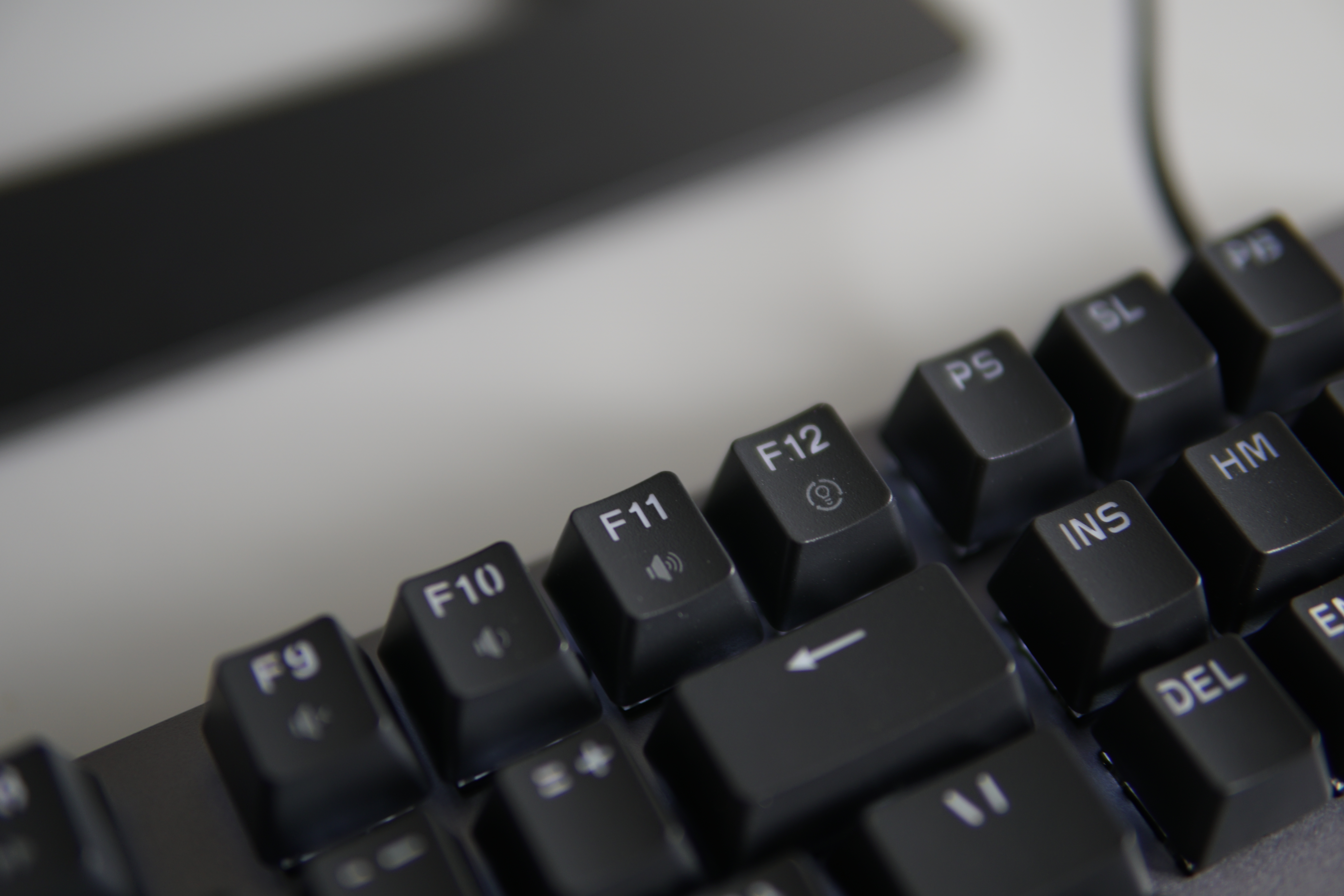 罗技k845键盘适合打游戏么,罗技k845键盘测评打游戏