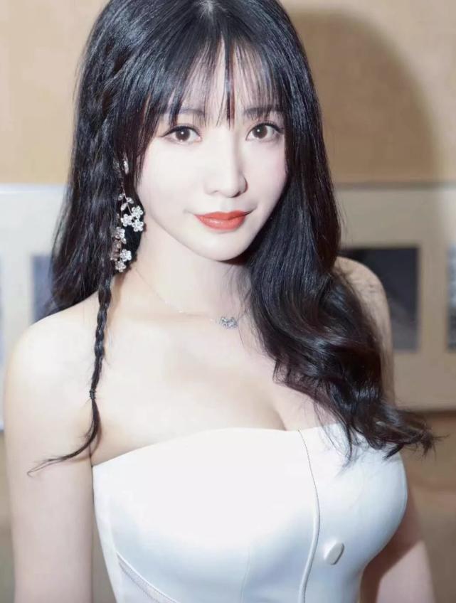 柳岩自曝迫切想谈恋爱,38岁的柳岩自曝2年没谈恋爱