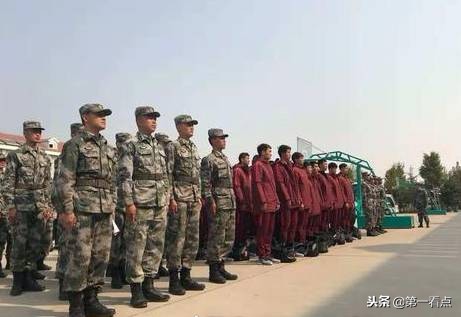 足球报报道国足或提前集训,足球报评价国足