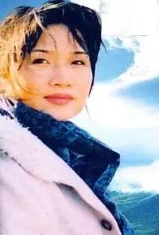 李娜从一代歌后去哪了,李娜看破红尘削发为尼