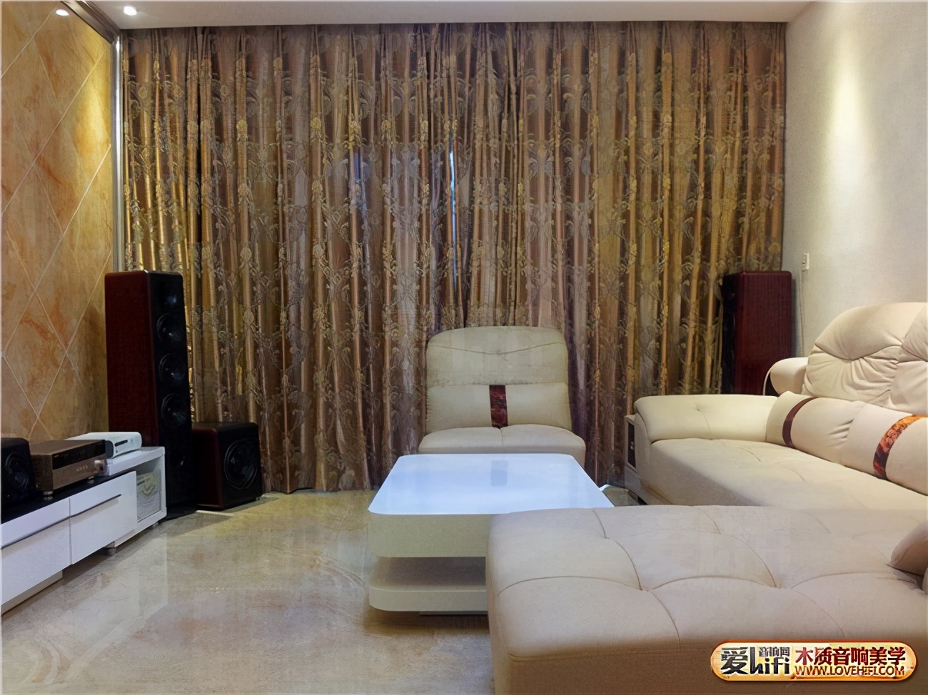 5.1家庭影院环绕音箱可以放前面吗,落地音箱放在幕布后面