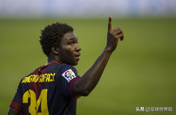 前拉玛西亚锋霸离队三年竟跳水式下滑，23岁已踢不上职业