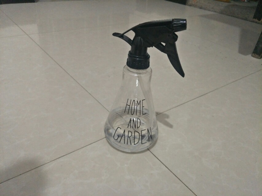 衣服的褶皱怎么办小妙招,衣服皱皱巴巴的没有熨斗怎么处理