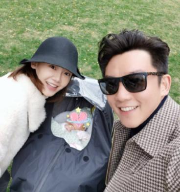 郑恺变身女儿奴,郑恺化身女儿奴