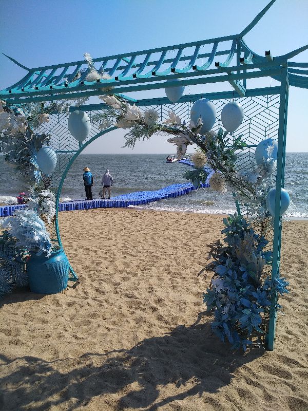 圣托里尼海边,盘锦金帛滩海滨浴场