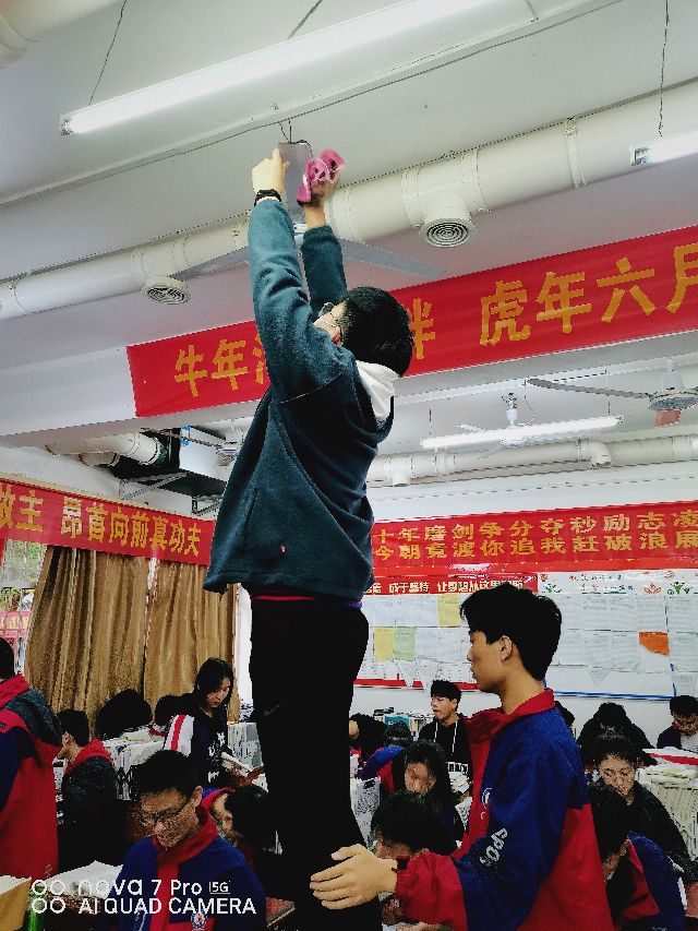 帅哥不仅仅是看的,个个是能干的