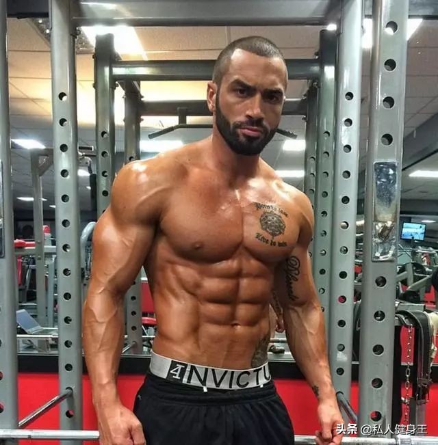 左边圆形胸肌右边方形胸肌,初学者胸肌锻炼方法图解